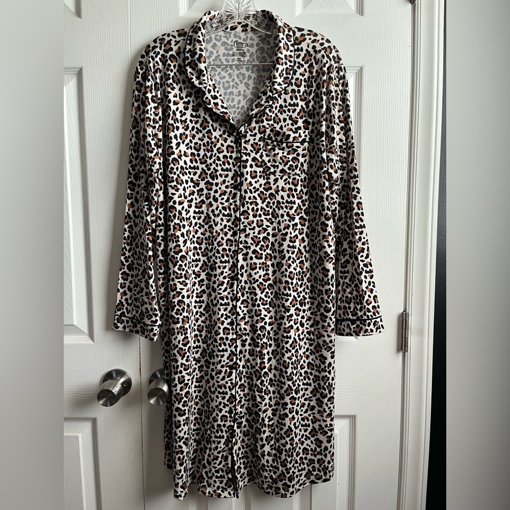 Flora by Flora Nikrooz Women's Leopard Print Floral Button Nightgown Sz Medium